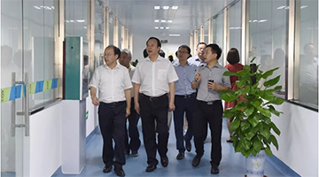 华南理工大学党委书记章熙春一行莅临合乐HL8调研